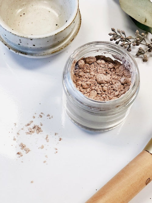 🌿 Elegant & Natural Style:  Organic Translucent Finishing Powder – All-Natural, Shine-Free Glow